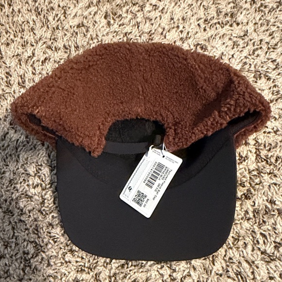 Lululemon Womens Textured Fleece Ball Cap
Brown Earth / Black - Picture 6 of 6